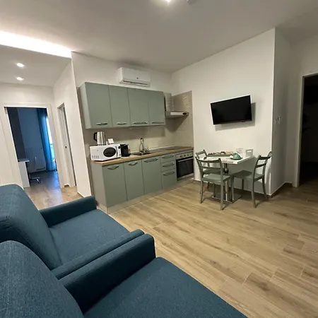 לינה וארוחת בוקר Stella Marina